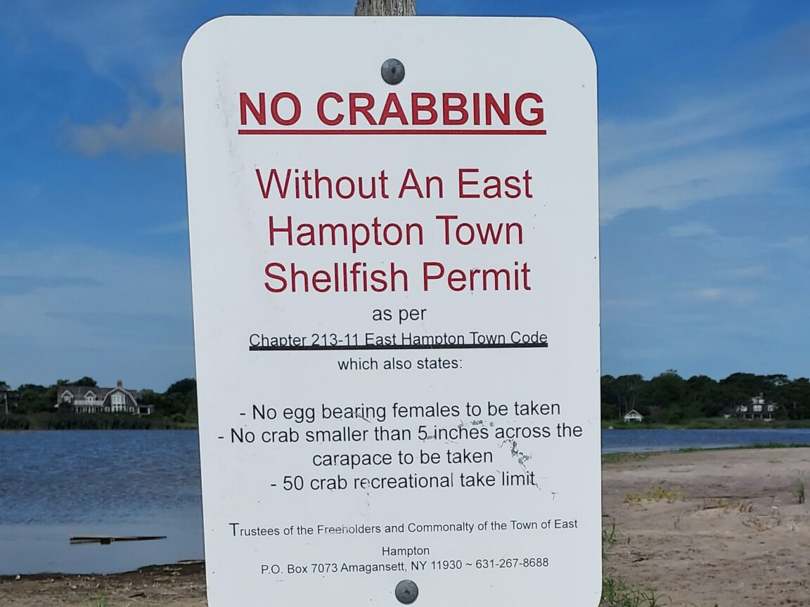 No Crabbing sign