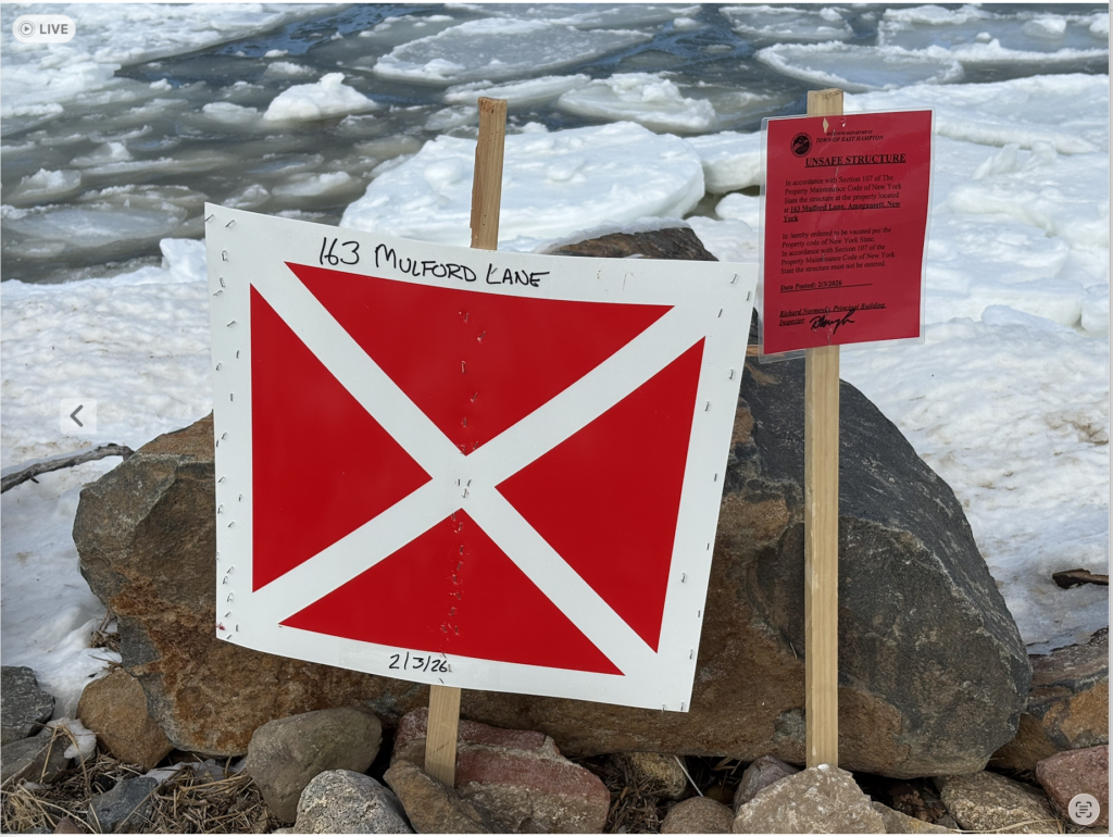 163 Mulford Lane Amagansett Cottage in Gardiner's Bay on Napeague  warning sign